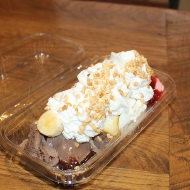 Vegan Banana Split.